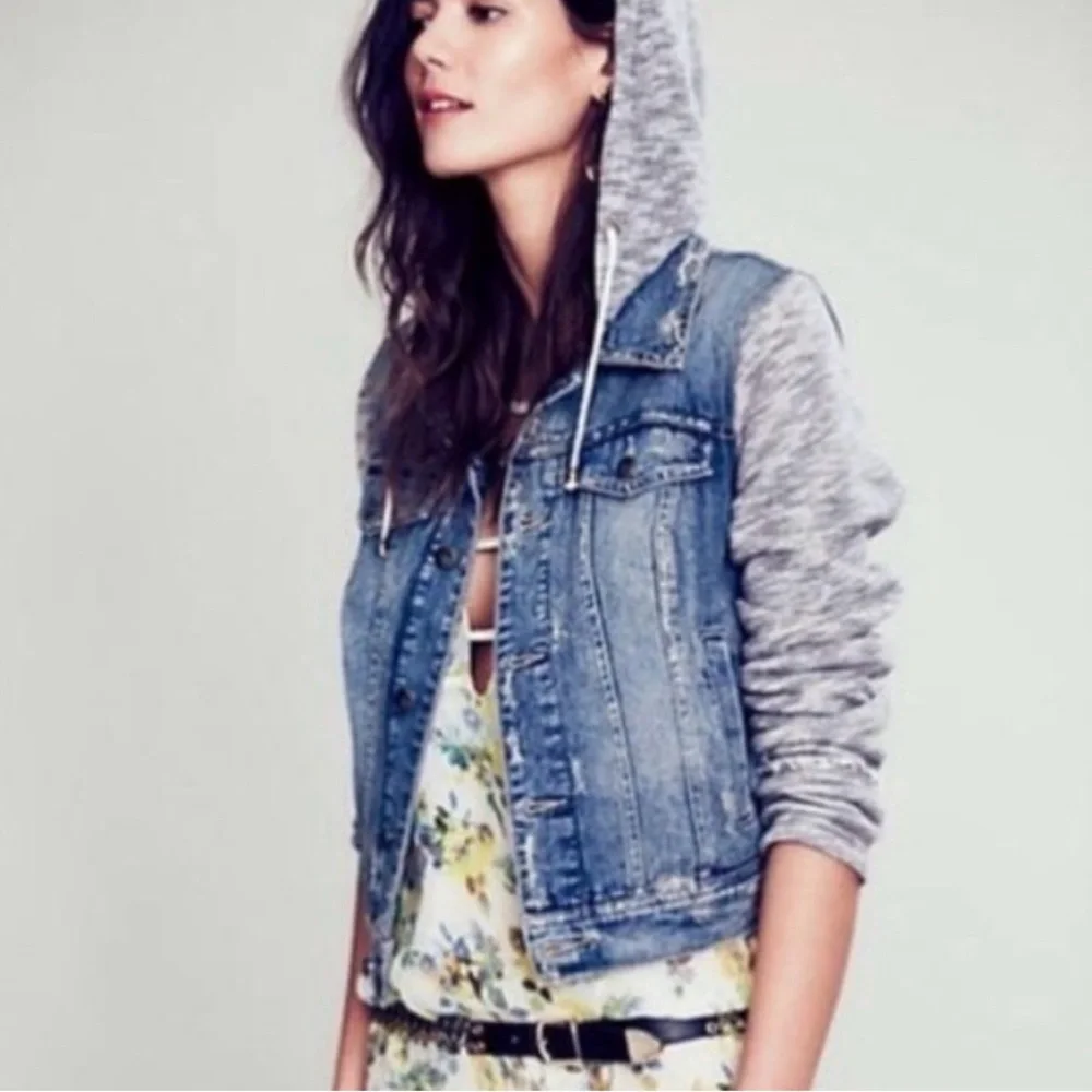 Free People Jacket Womens Medium Blue Denim Hoodie Knit Sleeves Distressed - Picture 1 of 7